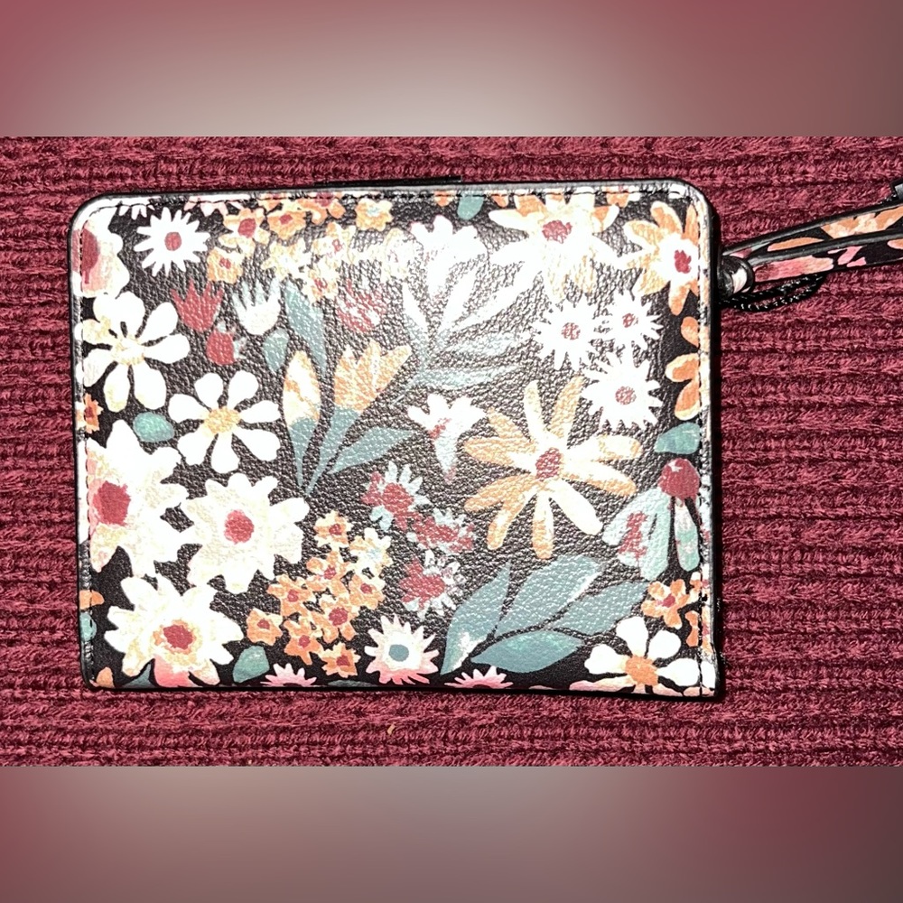 Wallet with coin pocket